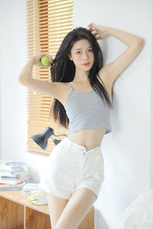 女子被扒开腿 界面截图